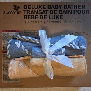 Summer Infant Deluxe Baby Bather Folding Bath & Hooded Towels